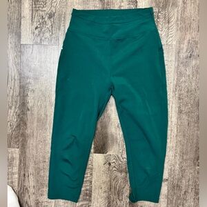 Pop fit capri athletic leggings